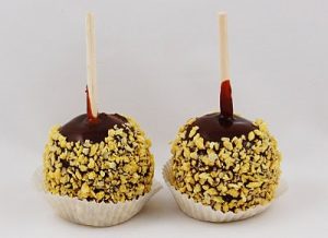 Karm'l Dapple caramel apple with crunch topping